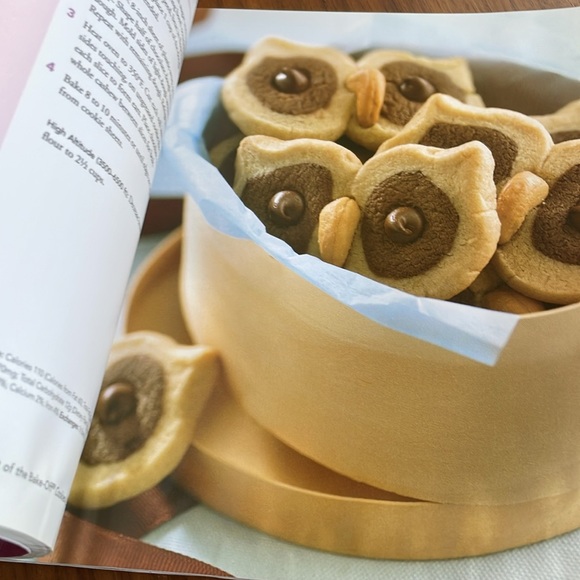 Pillsbury Cookies Cookbook - Picture 5 of 9